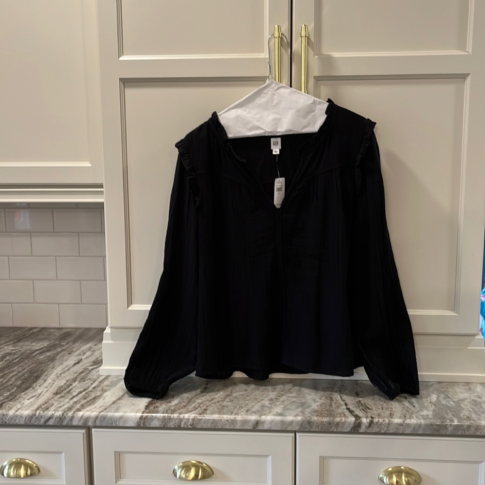 NWT Gap long Sleeve top